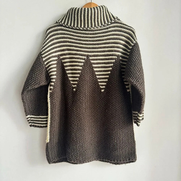✨ Vintage Hand Knit Unique Geometric Print Pullover - Picture 4 of 6